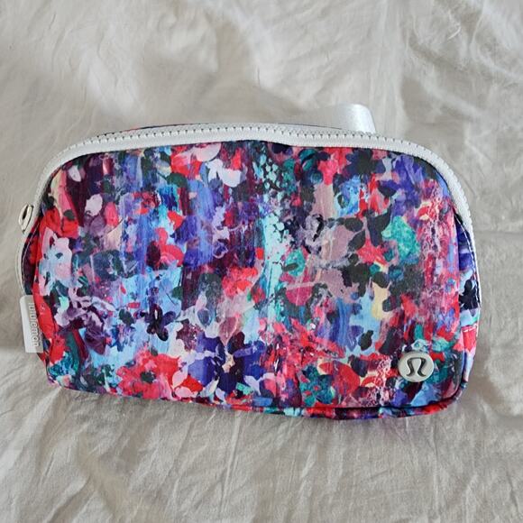 lululemon athletica Handbags - NEW Lululemon Everwhere Belt‎ Bag colorful floral purse fannypack over shoulder